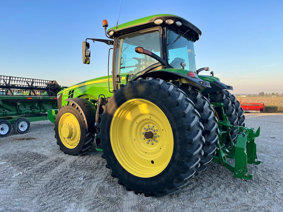 John Deere 8270R