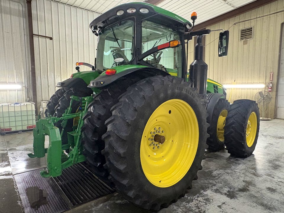 John Deere 8320R