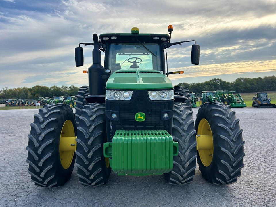 John Deere 8320R