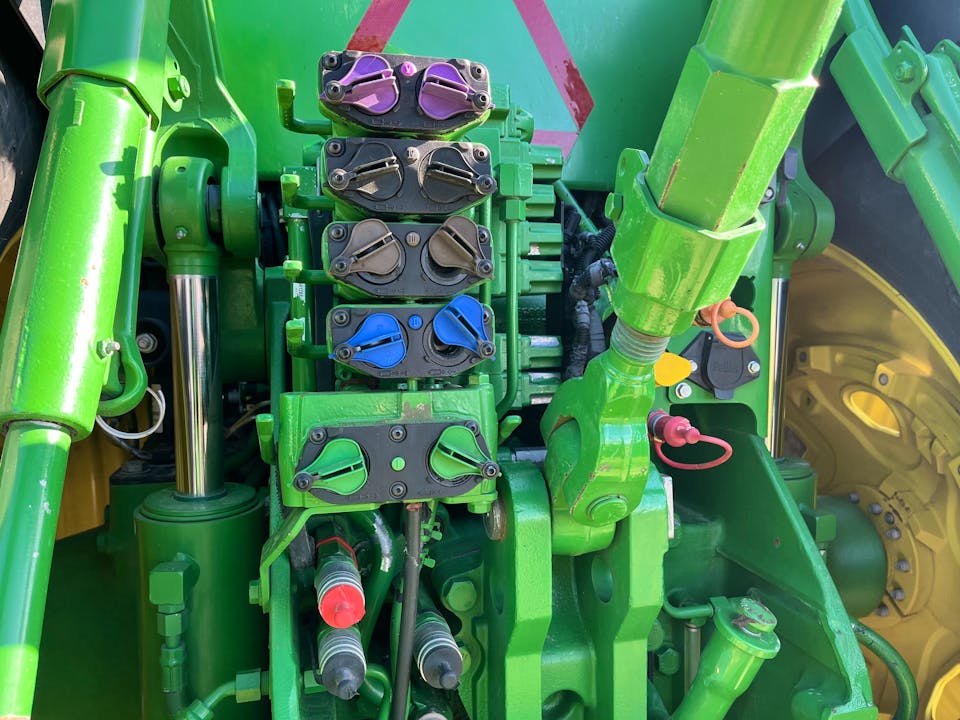 John Deere 8320R