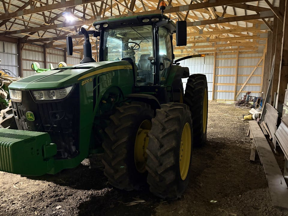 John Deere 8370R
