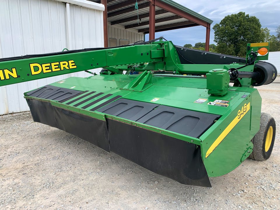 John Deere 946