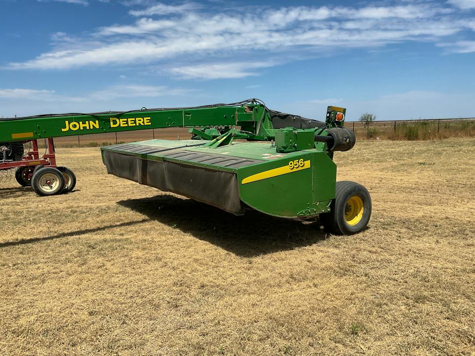 John Deere 956