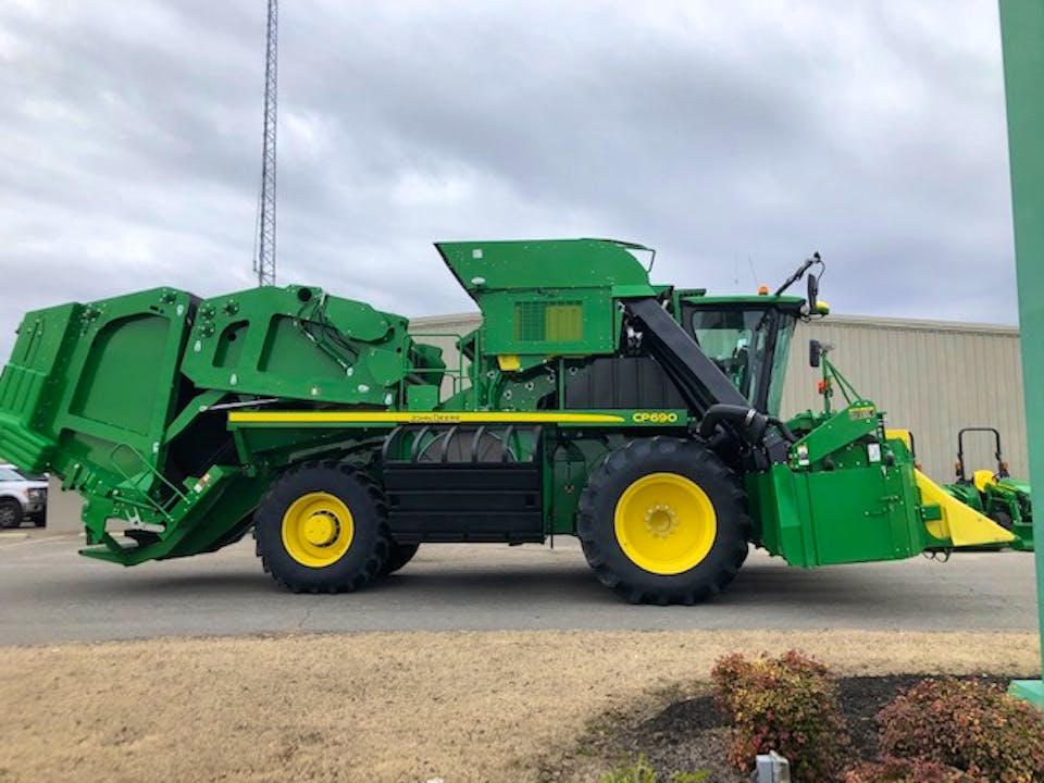 John Deere CP690