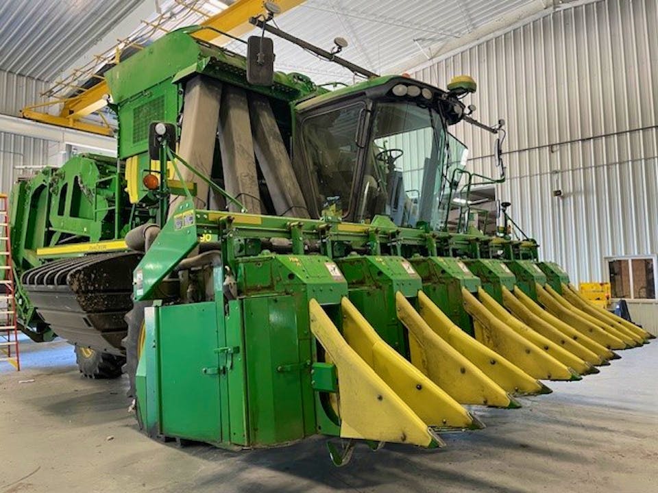 John Deere CP690