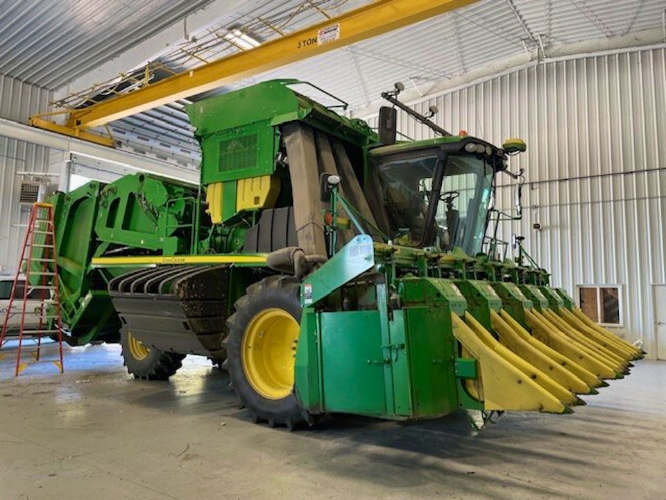 John Deere CP690