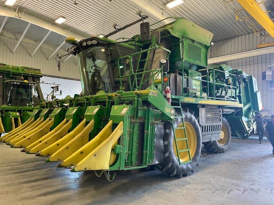 John Deere CP690