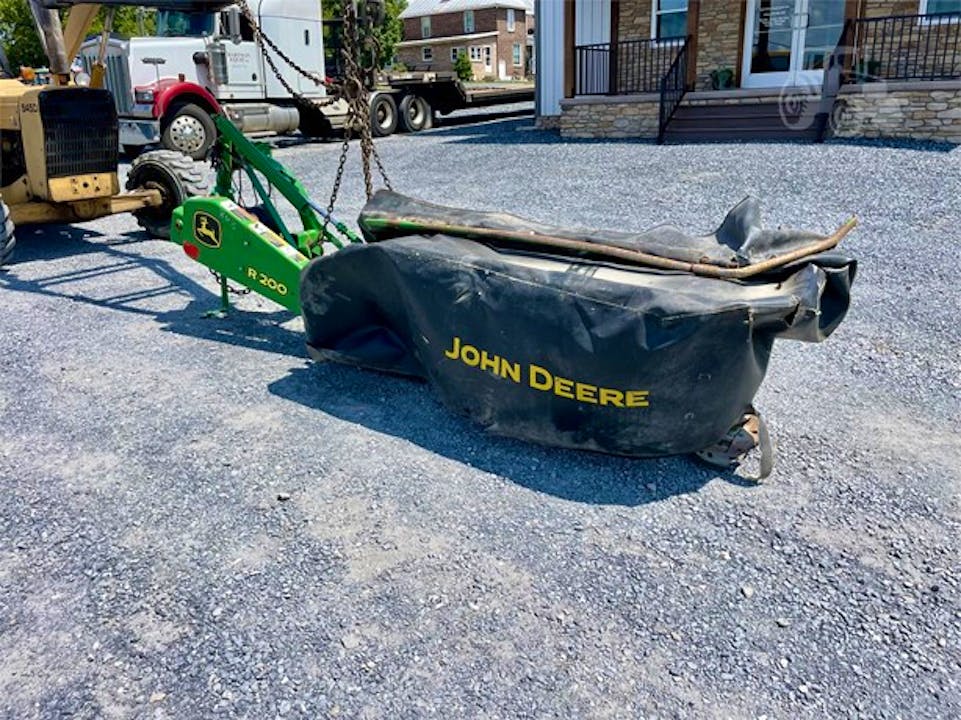John Deere R200