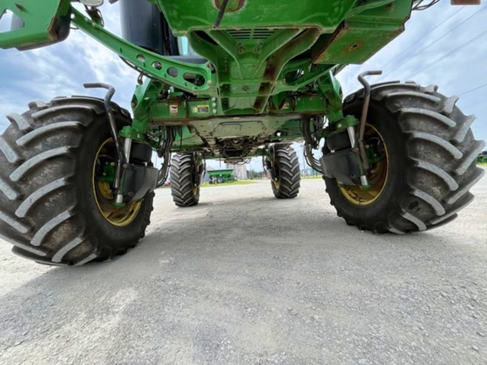 John Deere R4038