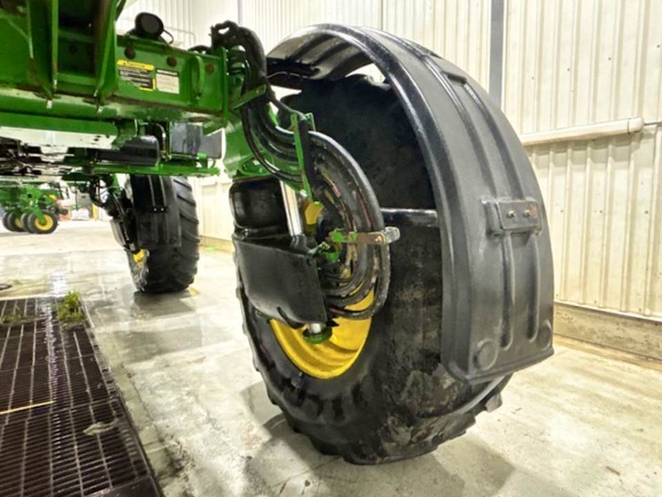 John Deere R4038