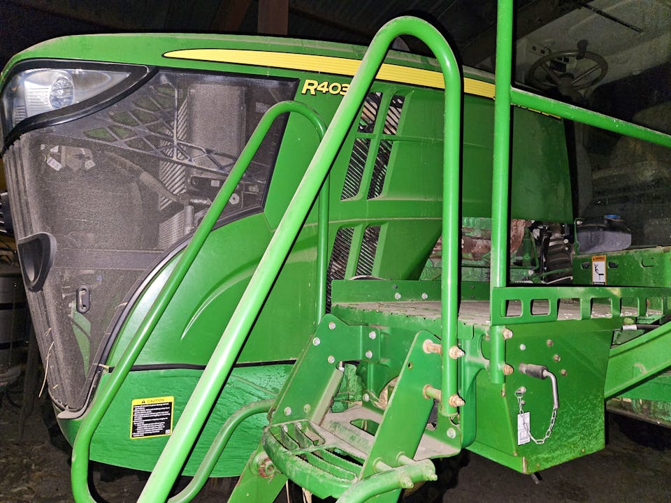 John Deere R4038