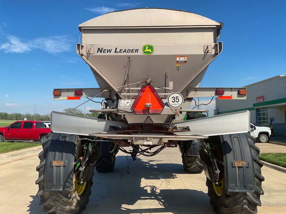 John Deere R4038