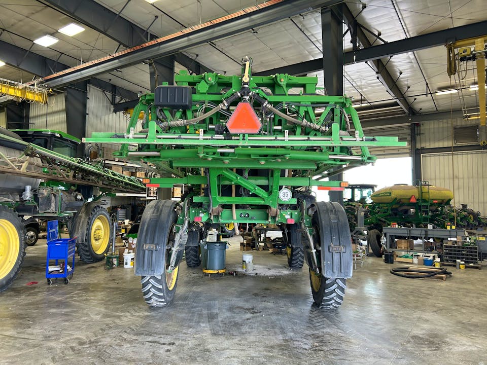 John Deere R4038