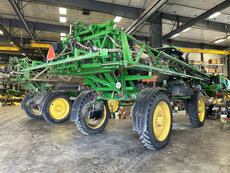 John Deere R4038