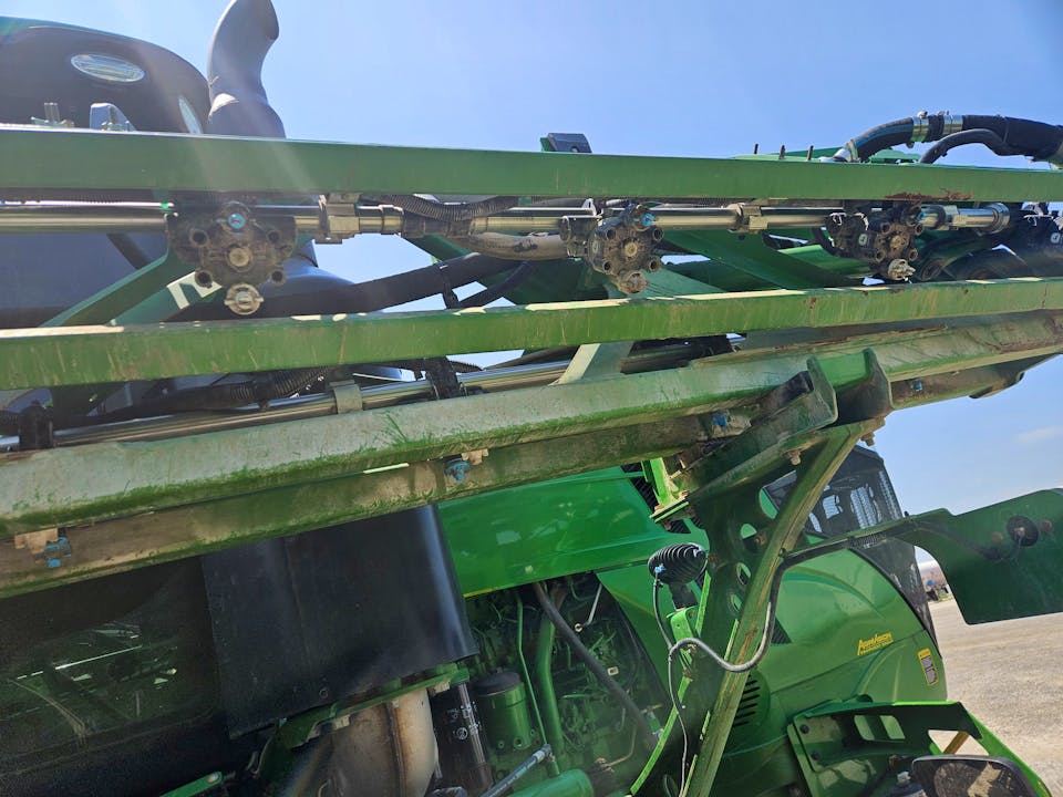 John Deere R4038