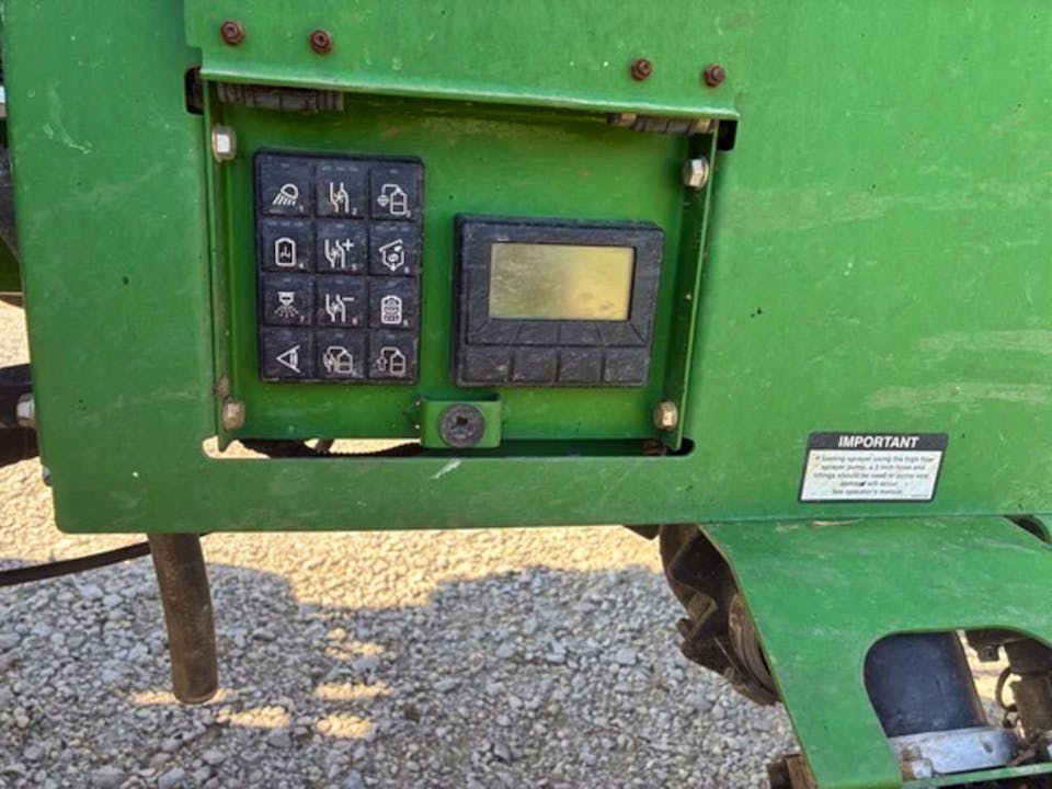 John Deere R4044