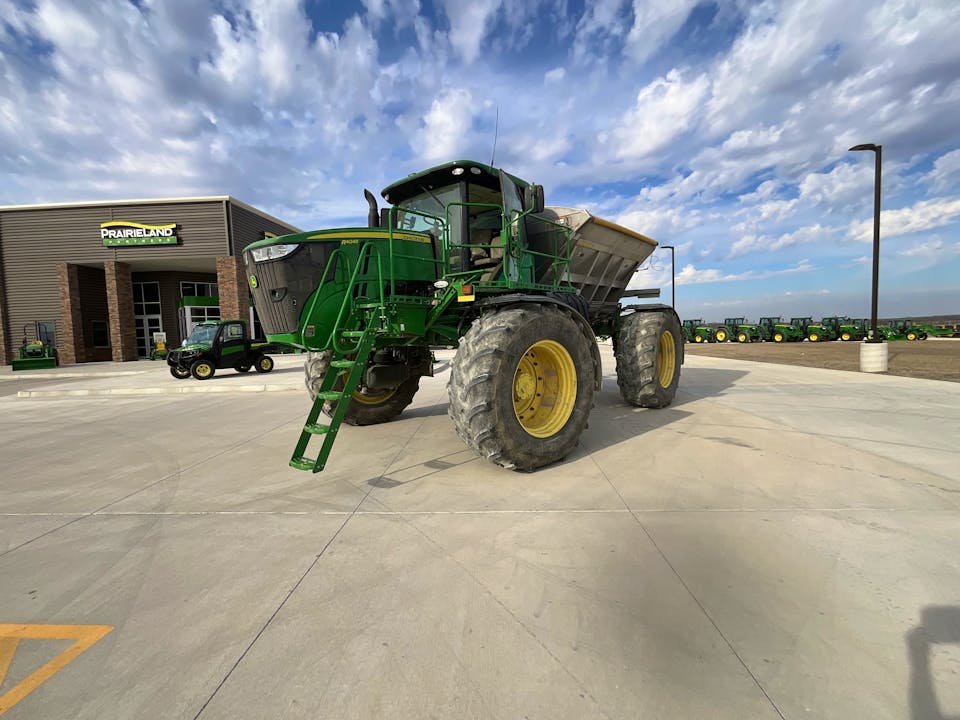 John Deere R4045