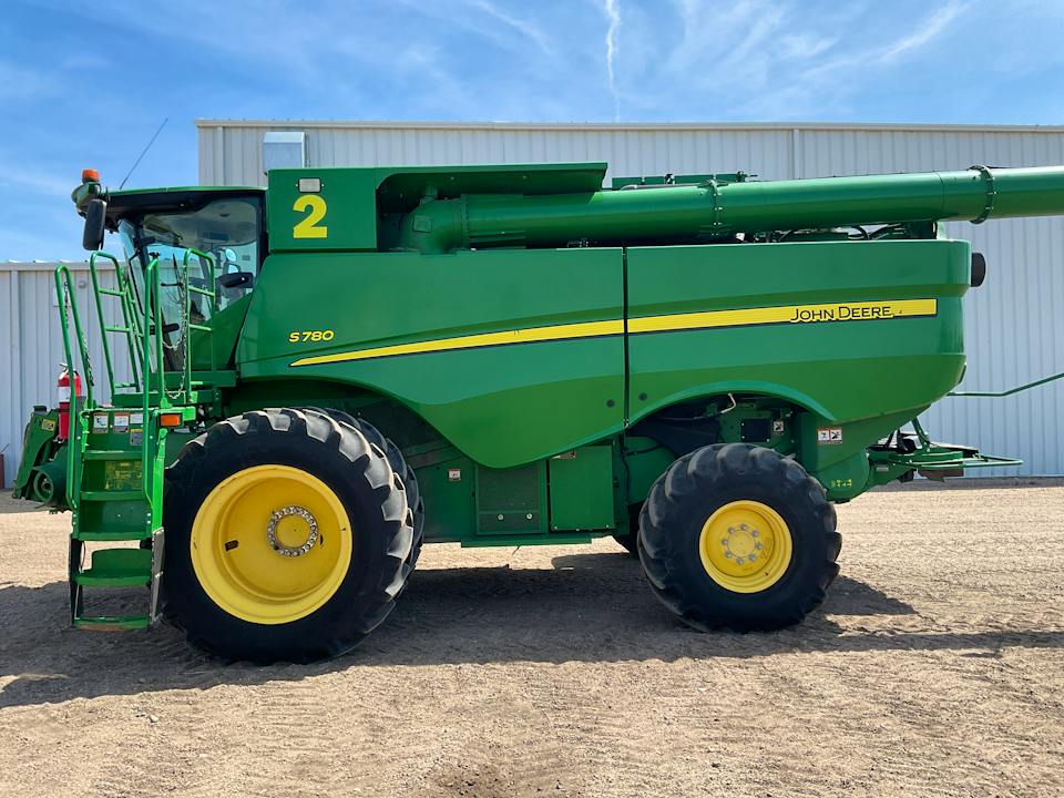 John Deere S780