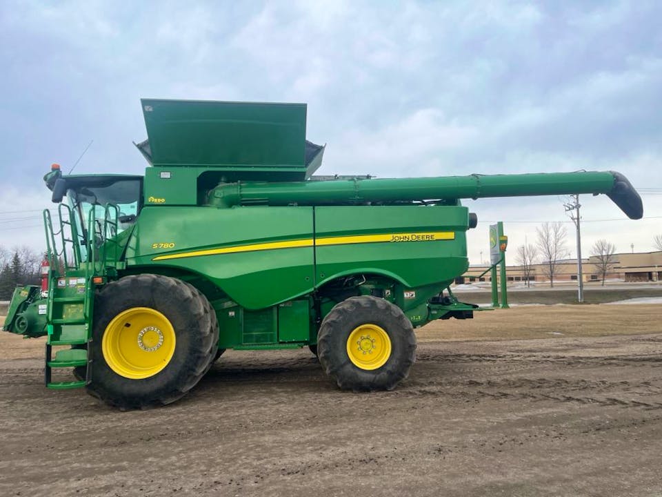 John Deere S780