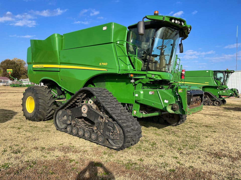John Deere S790