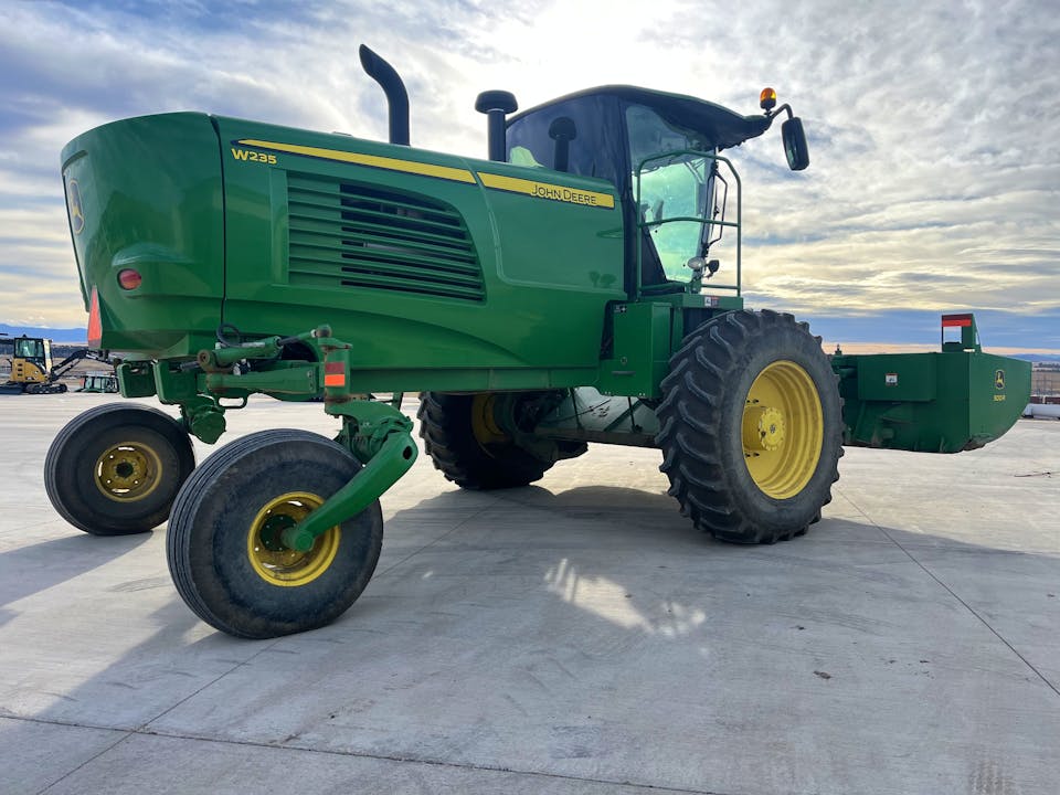 John Deere W235