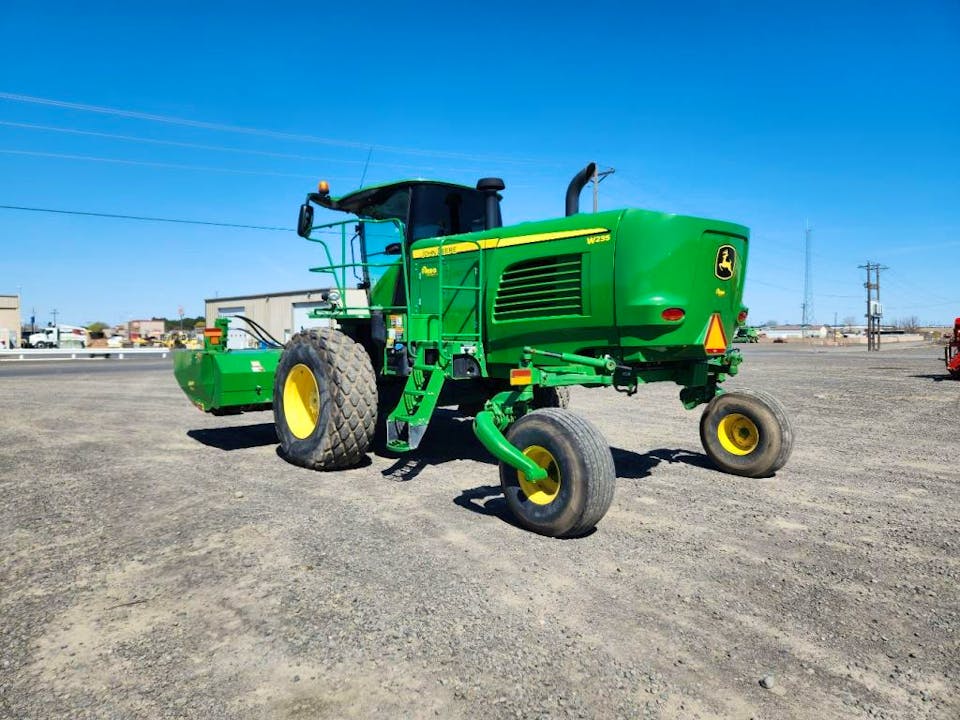 John Deere W235