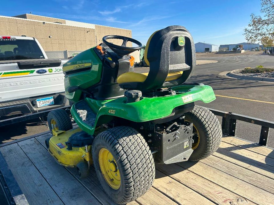 John Deere X384