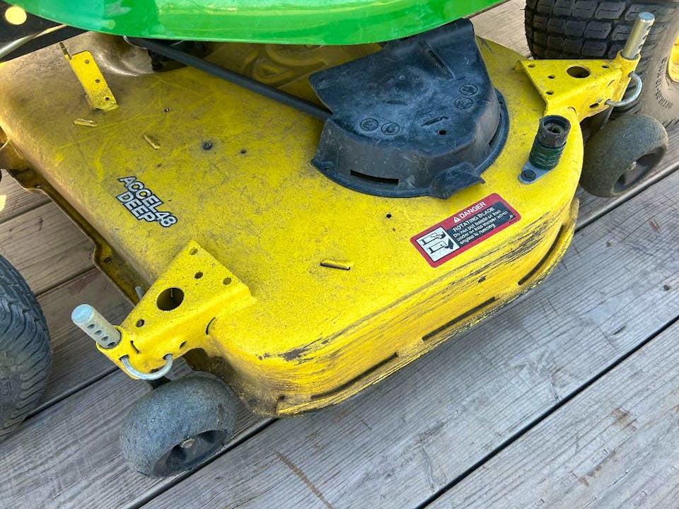 John Deere X384
