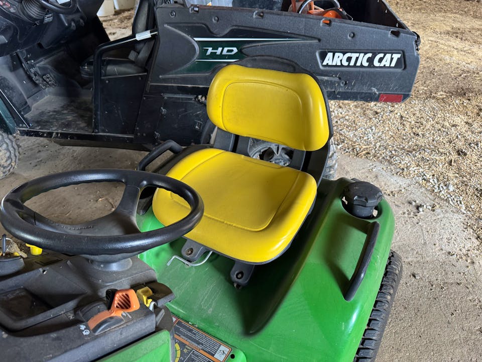 John Deere X570