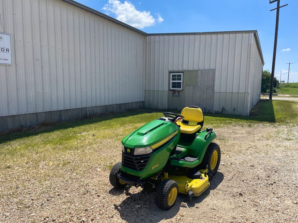 John Deere X570