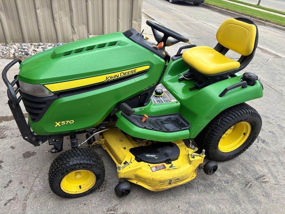 John Deere X570