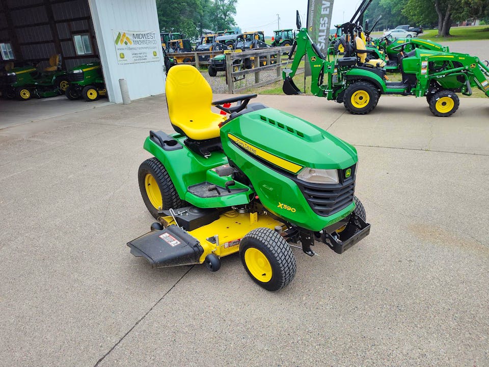 John Deere X590