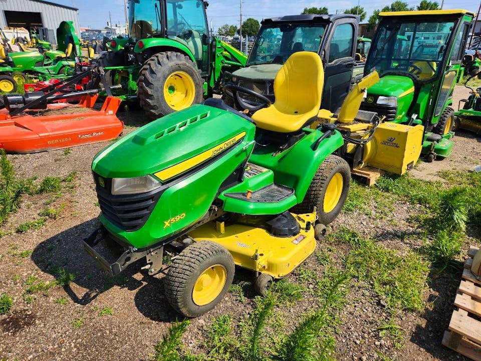 John Deere X590