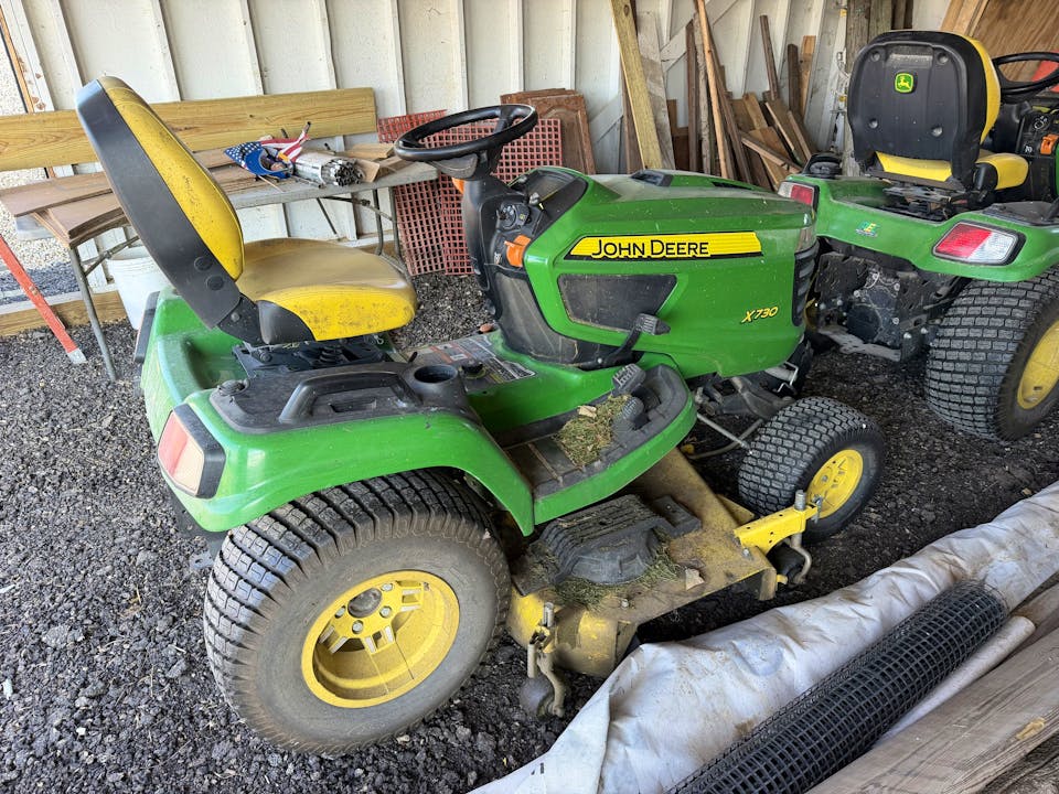 John Deere X730