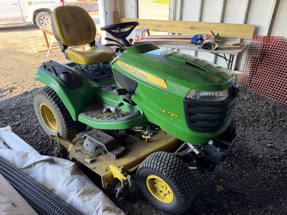 John Deere X730