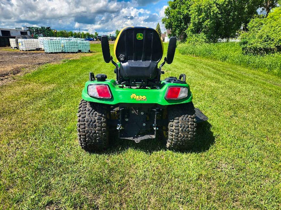 John Deere X739