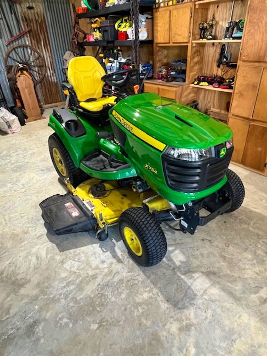 John Deere X754