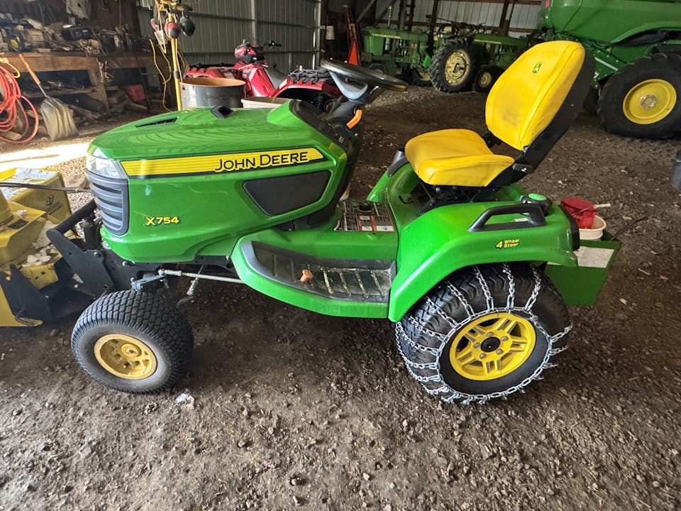 John Deere X754