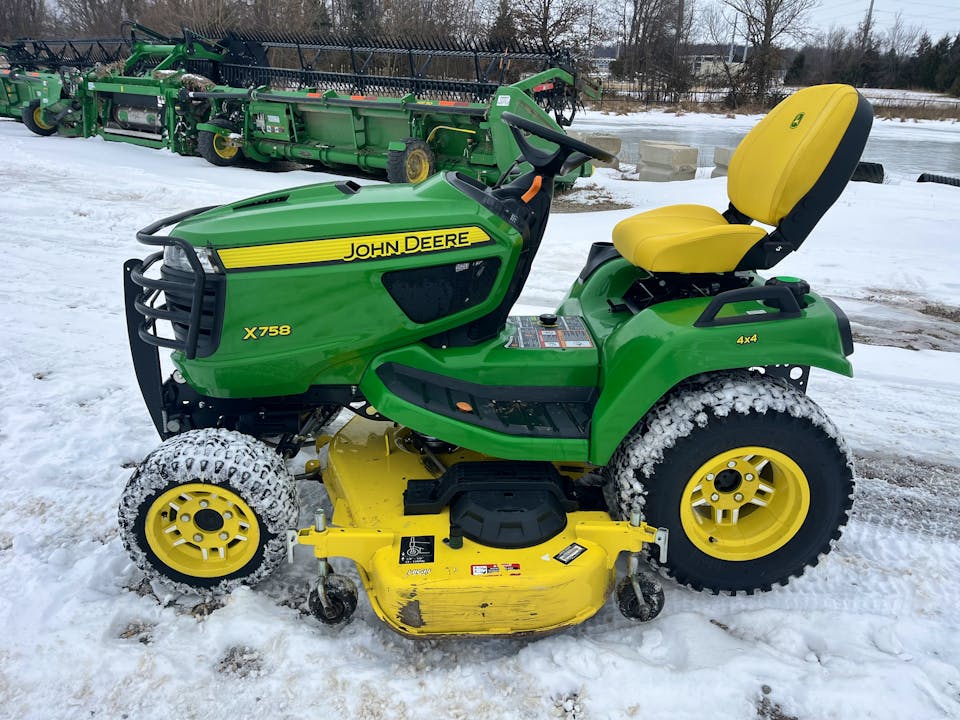 John Deere X758