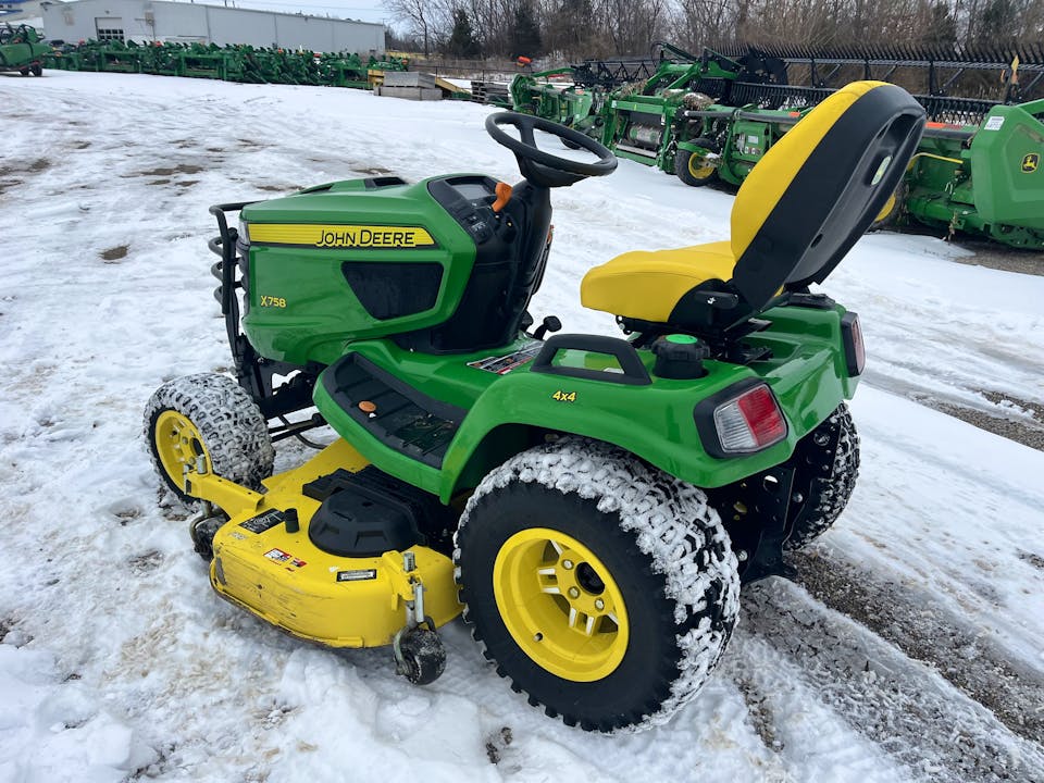 John Deere X758