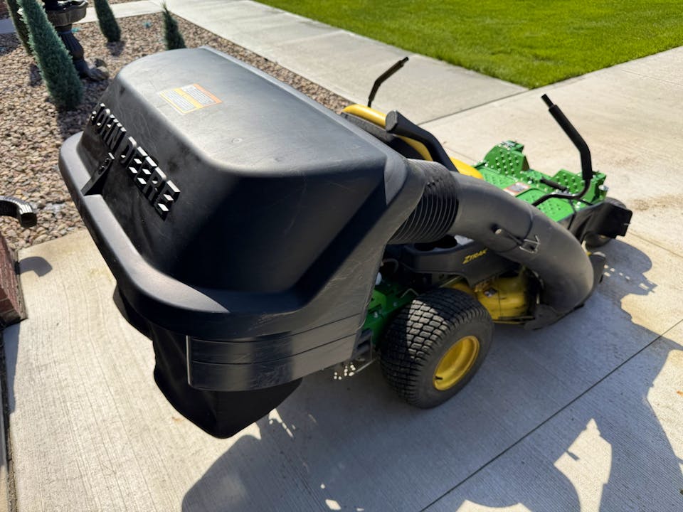 John Deere Z335E