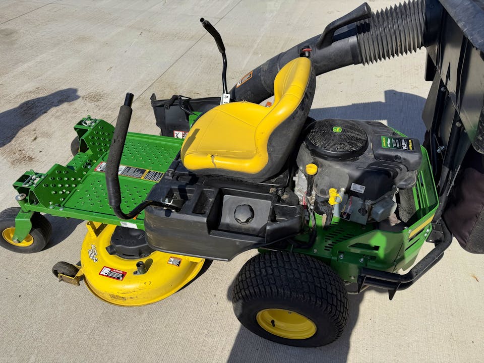 John Deere Z335E