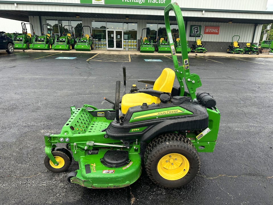 John Deere Z915E
