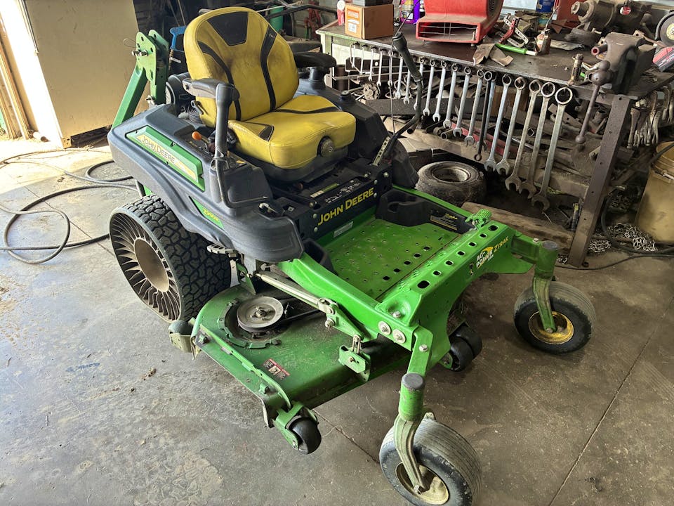 John Deere Z930R