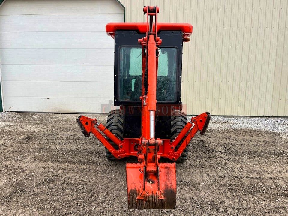 Kubota B26 TLB