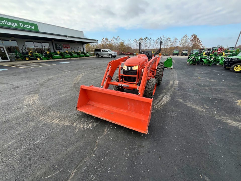 Kubota L3301