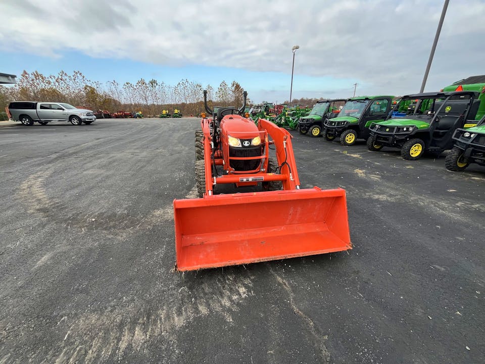 Kubota L3301