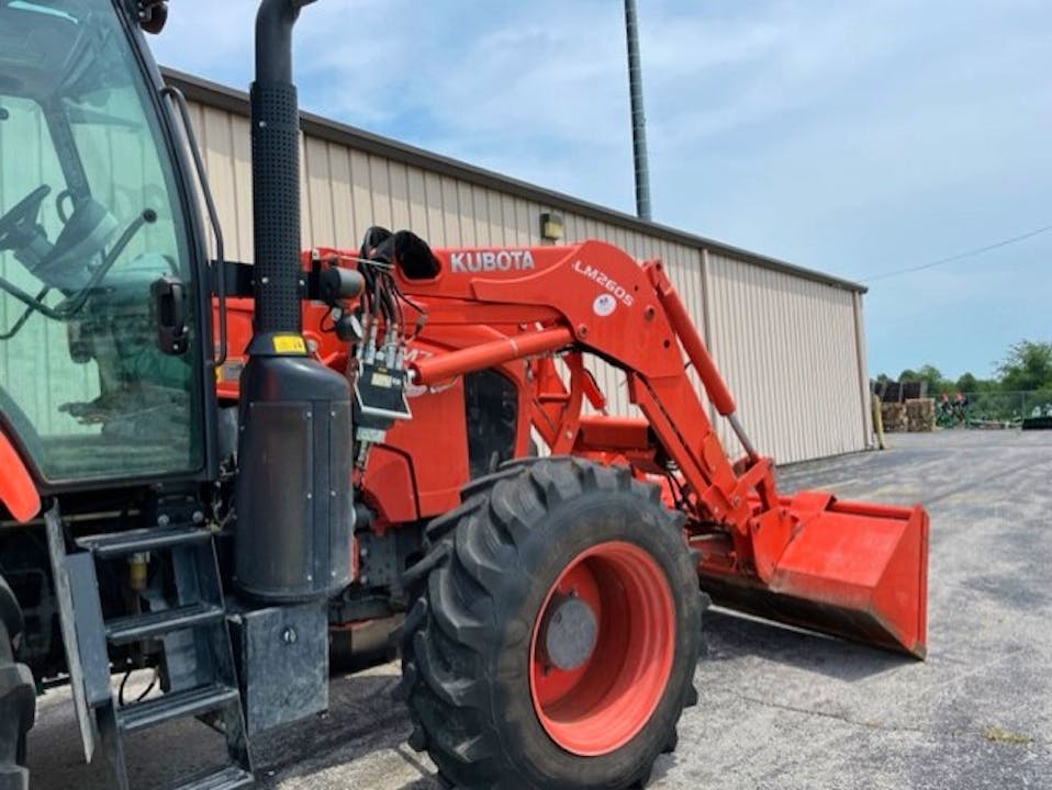 Kubota M7-152