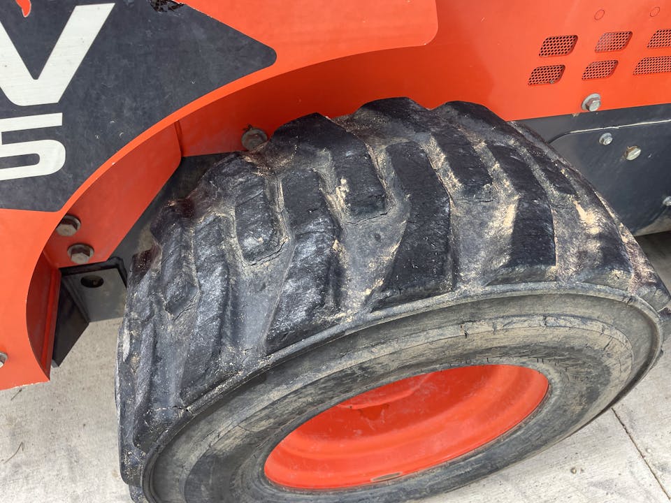 Kubota SSV75