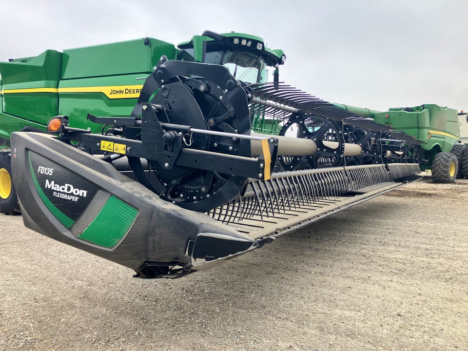 MacDon FD135